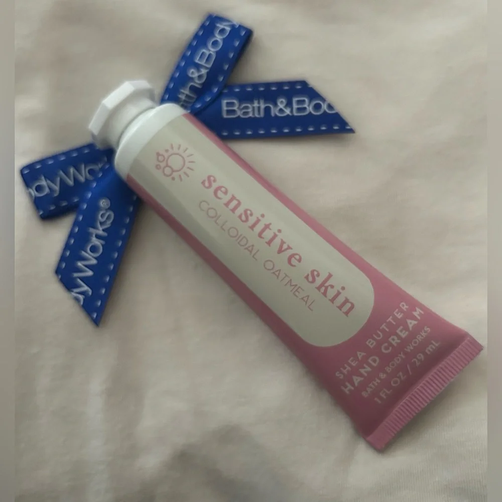 BATH BODY WORKS Sensitive Skin Hand cream NEW